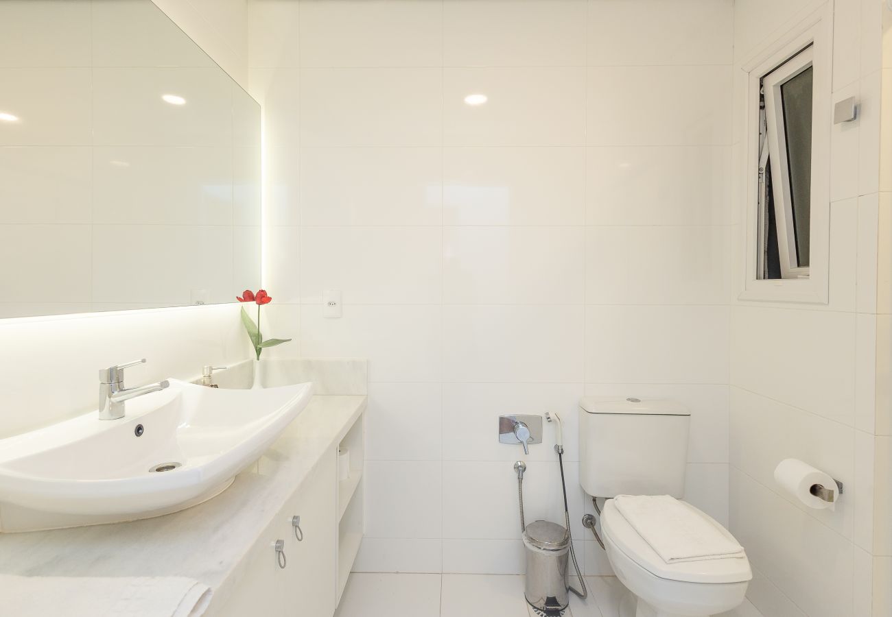 Apartamento em Gramado - Dúplex 4 quartos-3 suítes-4 ban, 350 m rua coberta