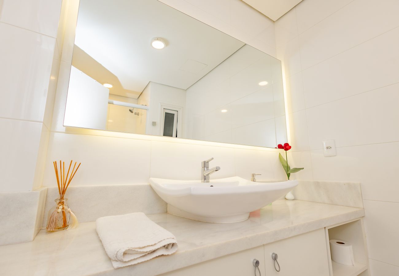 Apartamento em Gramado - Dúplex 4 quartos-3 suítes-4 ban, 350 m rua coberta