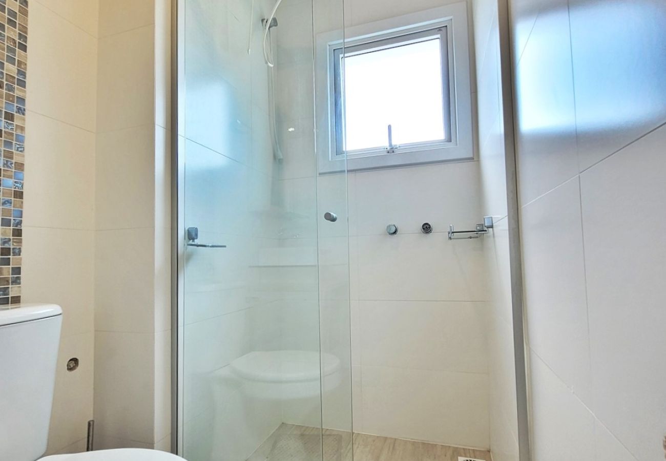 Apartamento em Gramado - Apto 2 suítes Alto Padrão a 500 m da Rua Coberta