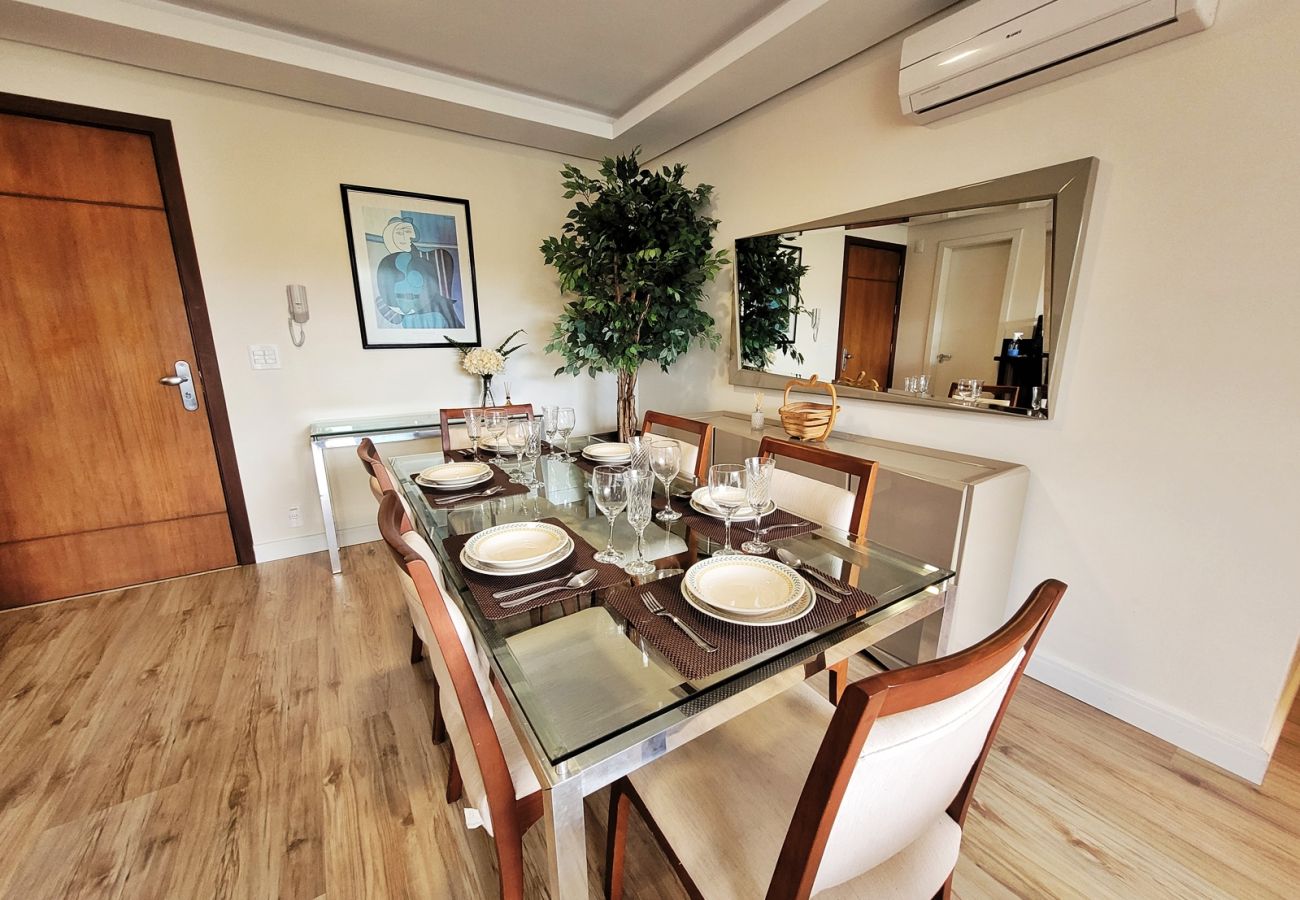 Apartamento em Gramado - Apto 2 suítes Alto Padrão a 500 m da Rua Coberta