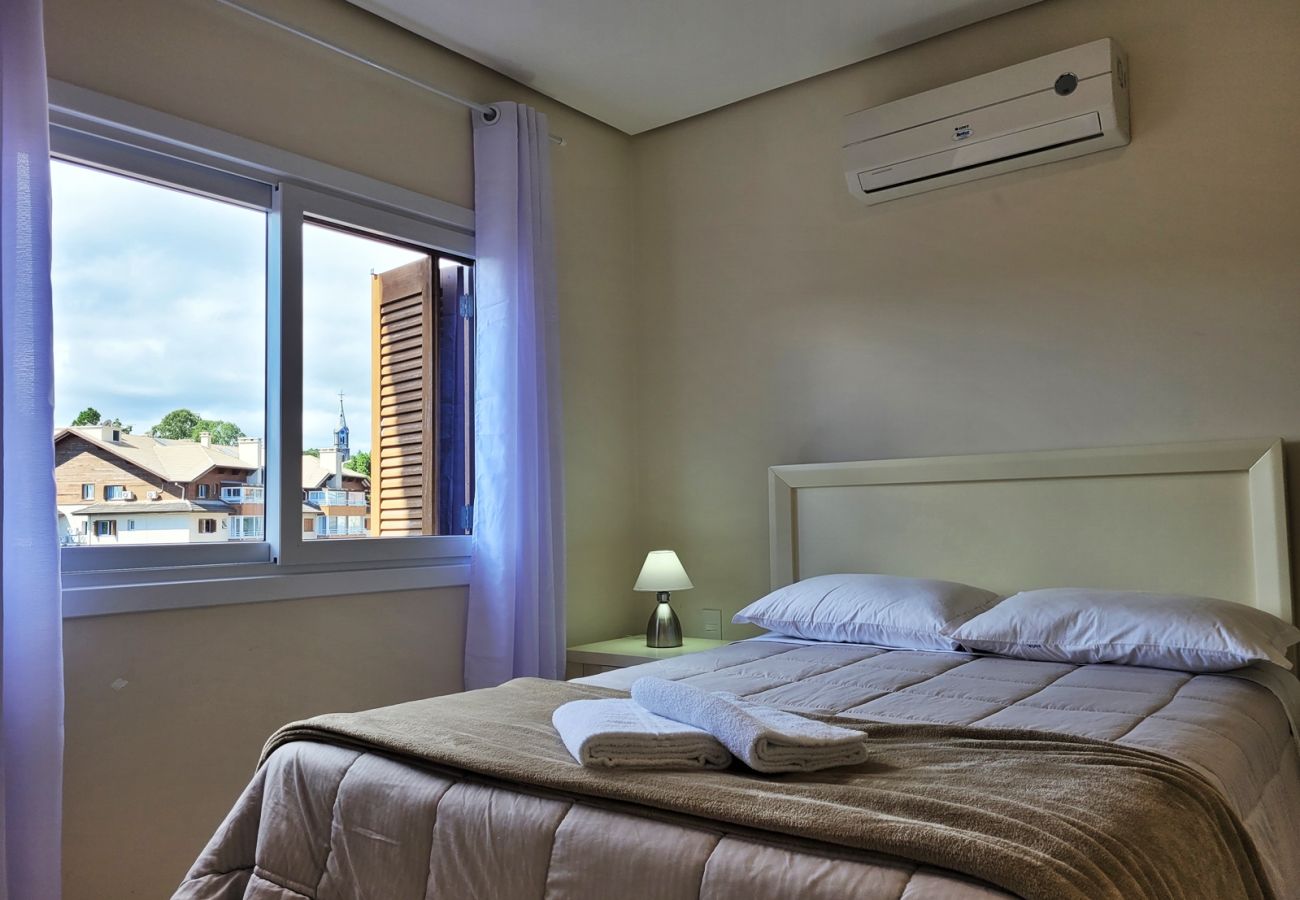 Apartamento em Gramado - Apto 2 suítes Alto Padrão a 500 m da Rua Coberta