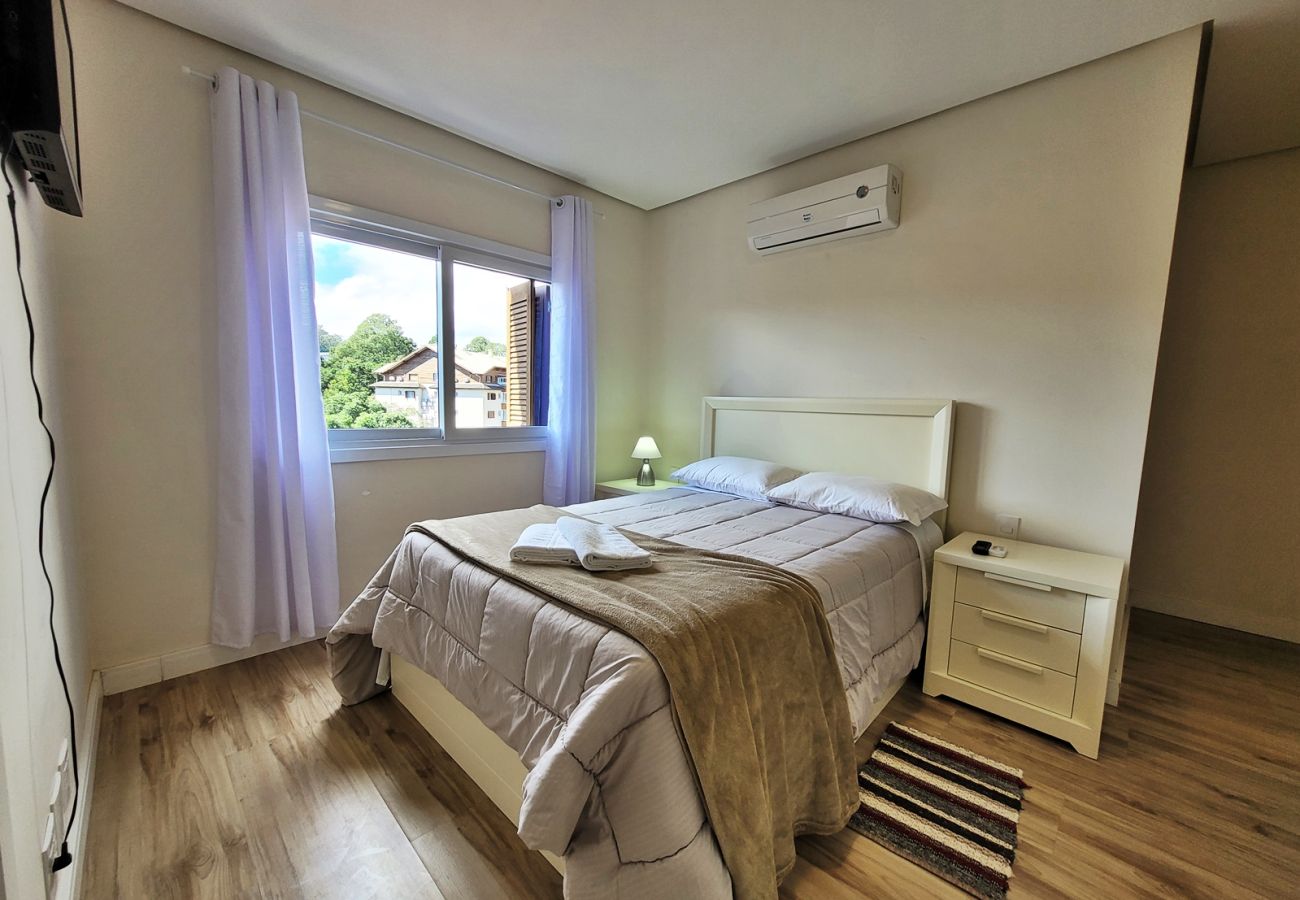 Apartamento em Gramado - Apto 2 suítes Alto Padrão a 500 m da Rua Coberta