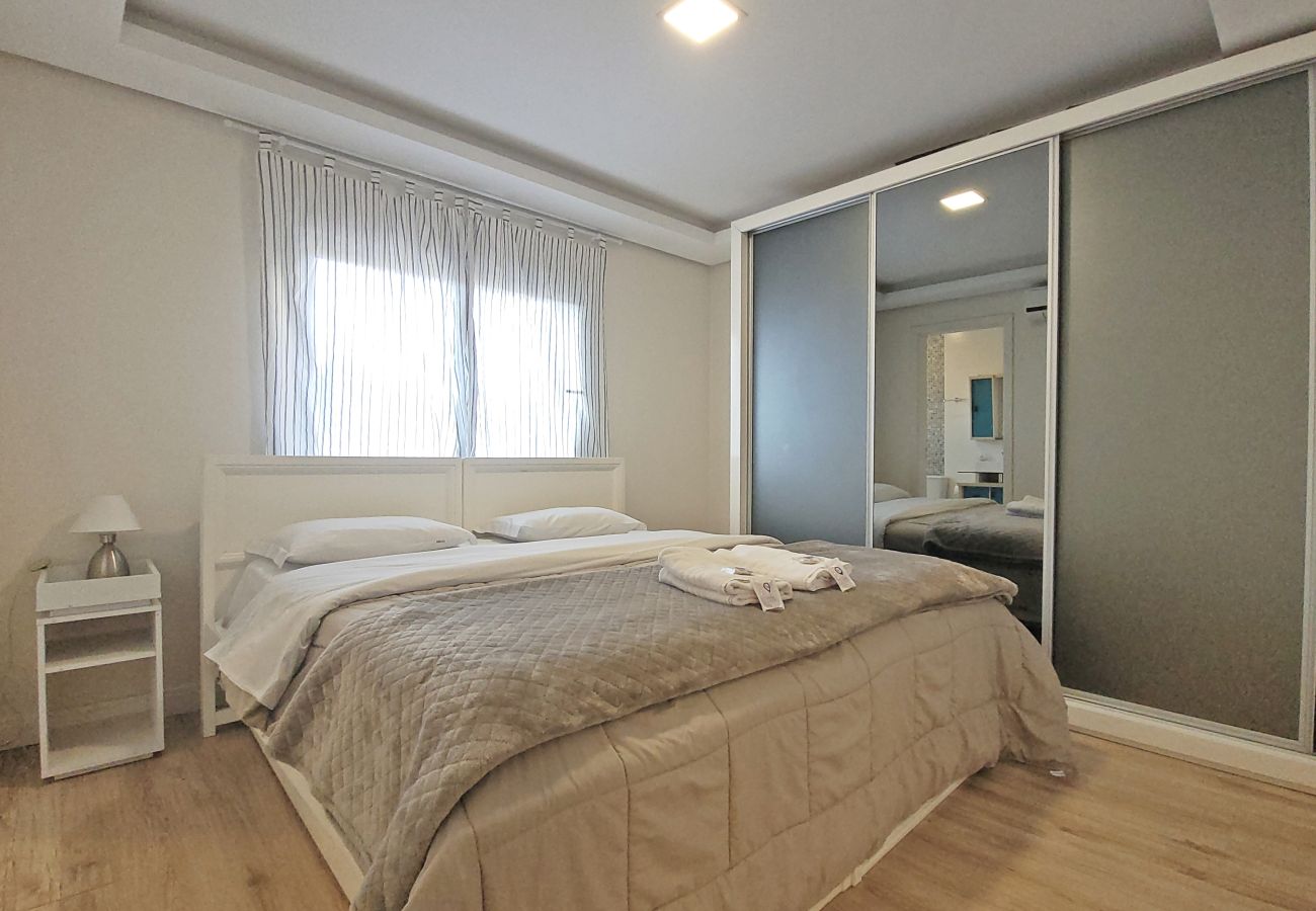 Apartamento em Gramado - Apto 2 suítes Alto Padrão a 500 m da Rua Coberta