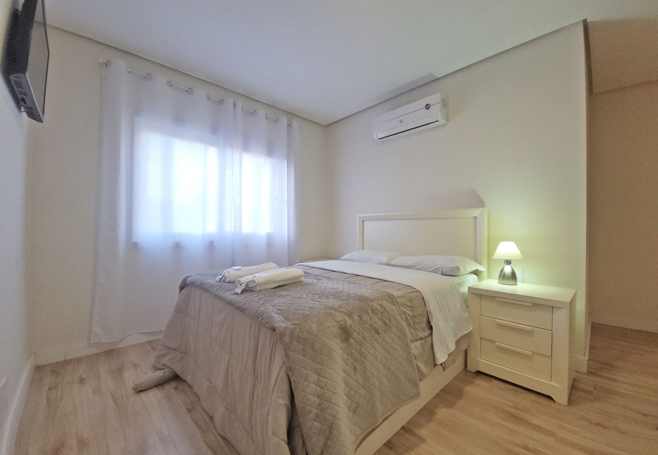 Apartamento em Gramado - Apto 2 suítes Alto Padrão a 500 m da Rua Coberta