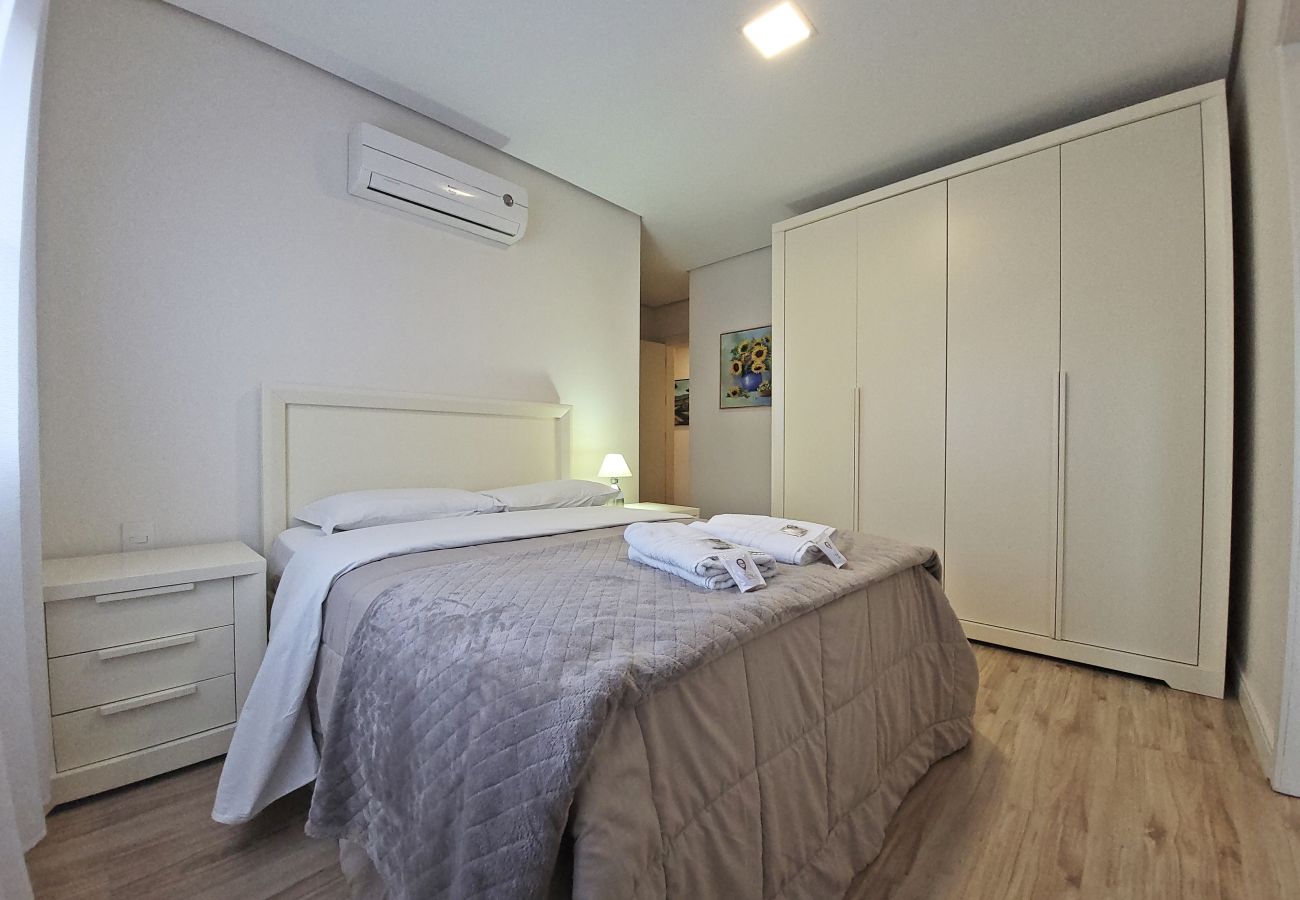 Apartamento em Gramado - Apto 2 suítes Alto Padrão a 500 m da Rua Coberta
