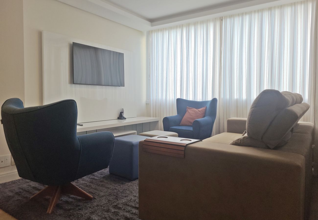 Apartamento em Gramado - Apto 2 suítes Alto Padrão a 500 m da Rua Coberta