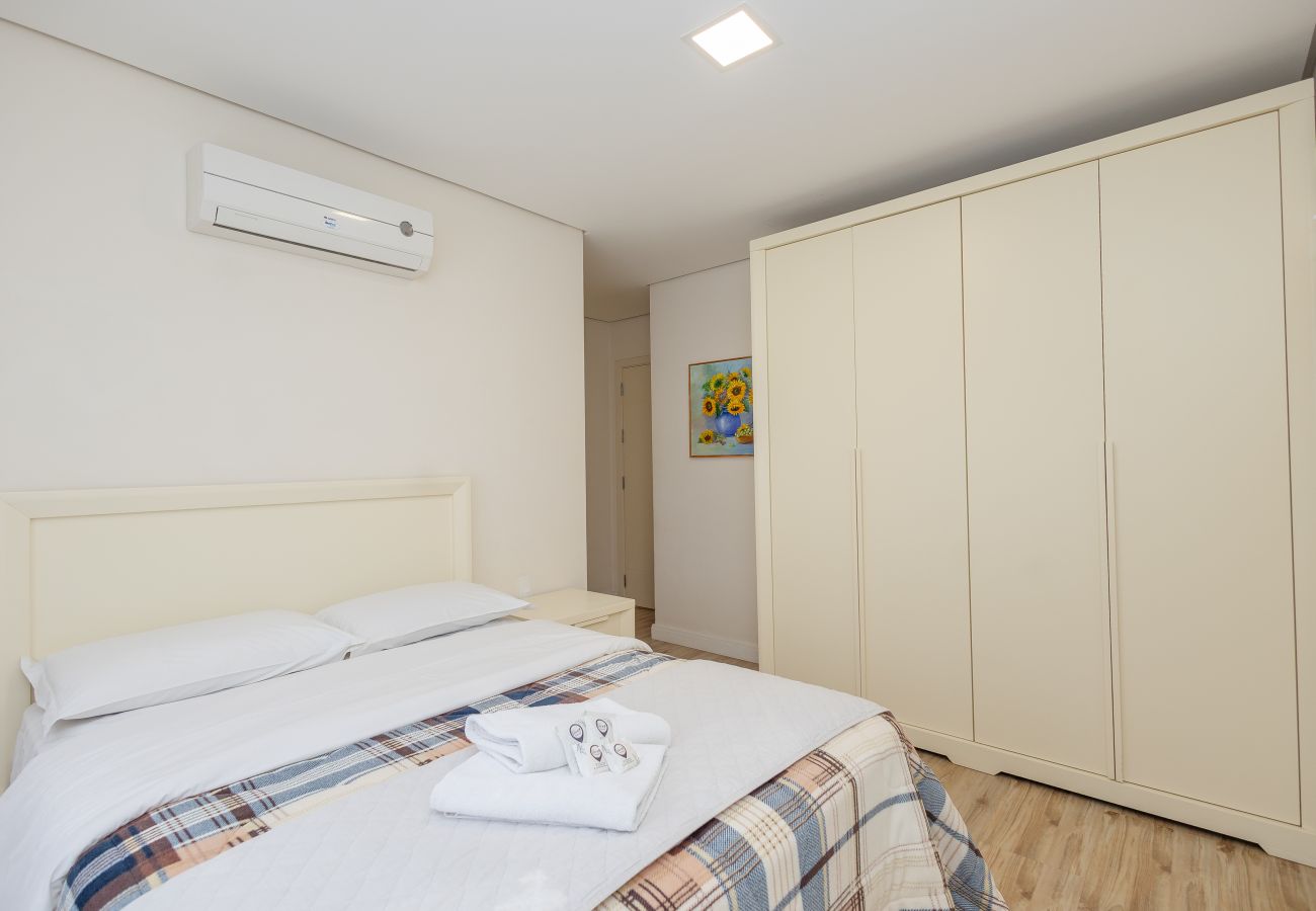 Apartamento em Gramado - Apto 2 suítes Alto Padrão a 500 m da Rua Coberta