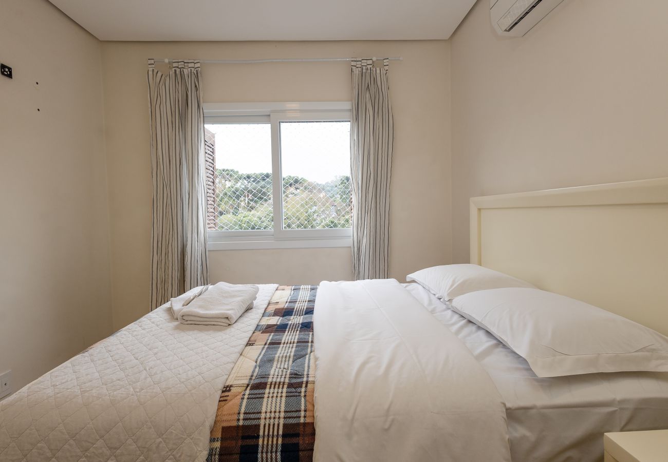 Apartamento em Gramado - Apto 2 suítes Alto Padrão a 500 m da Rua Coberta