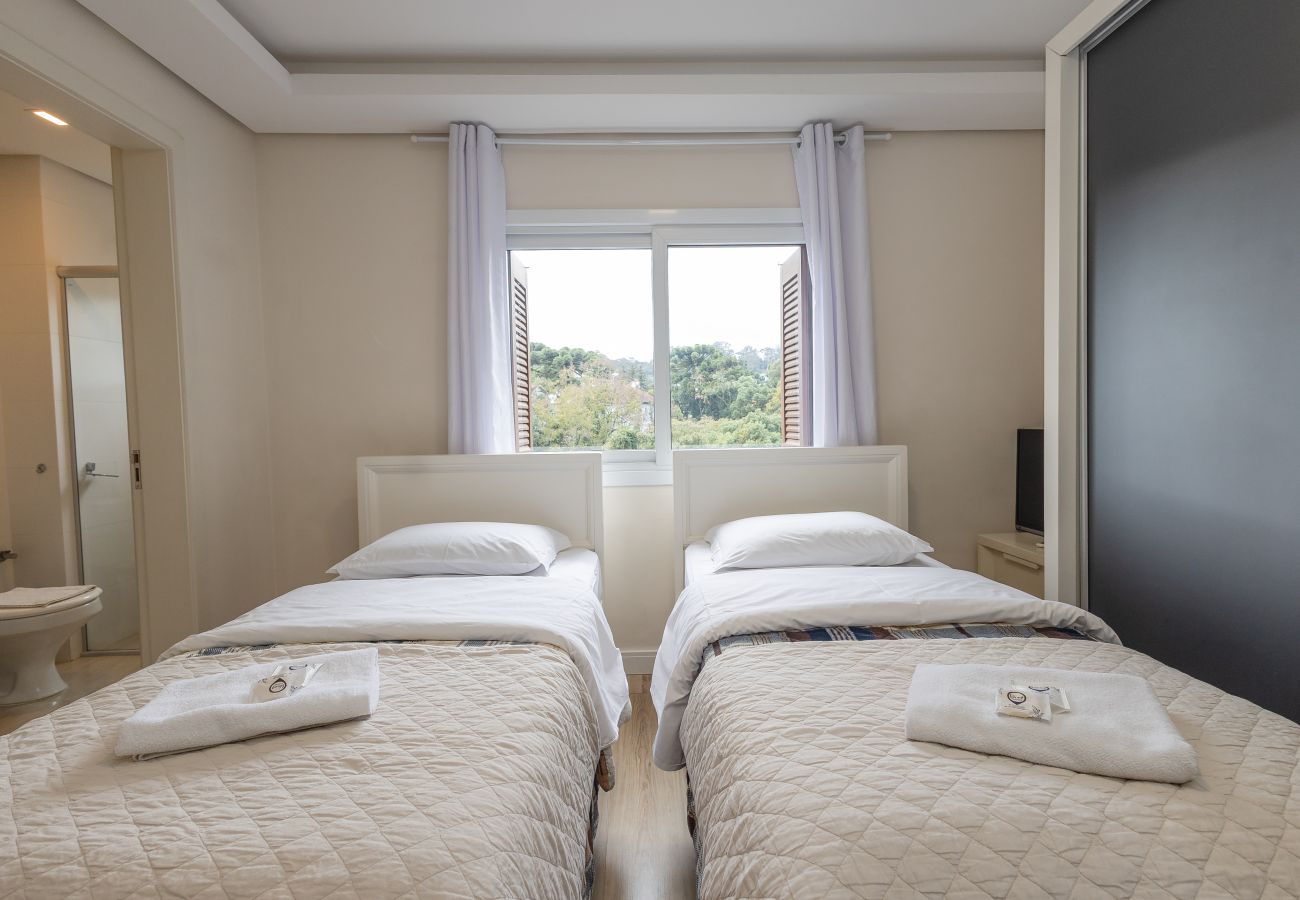 Apartamento em Gramado - Apto 2 suítes Alto Padrão a 500 m da Rua Coberta