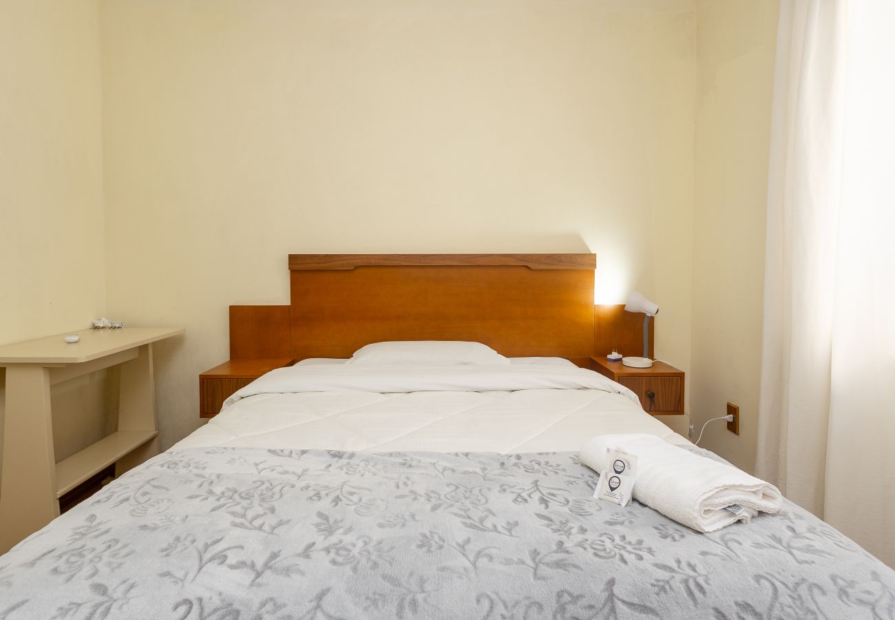 Apartamento em Gramado - Quatro Dormitórios (1 suíte) a 80 m da Rua Coberta