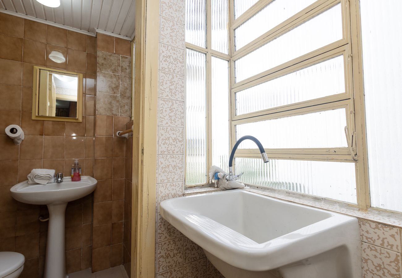 Apartamento em Gramado - Quatro Dormitórios (1 suíte) a 80 m da Rua Coberta