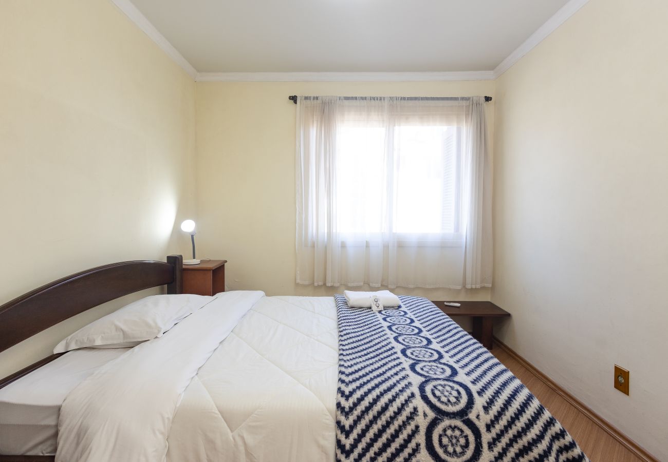 Apartamento em Gramado - Quatro Dormitórios (1 suíte) a 80 m da Rua Coberta