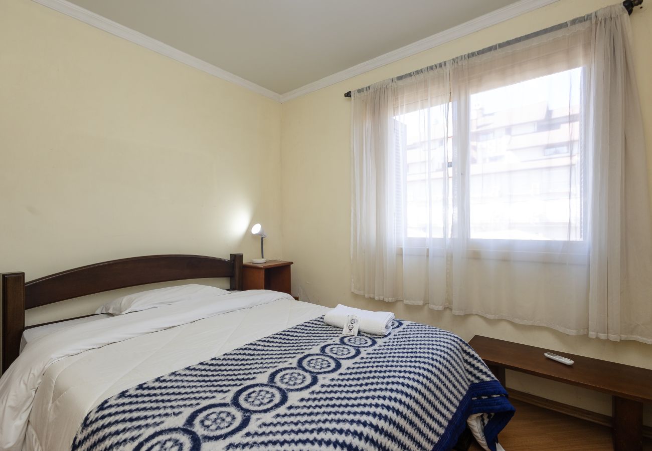 Apartamento em Gramado - Quatro Dormitórios (1 suíte) a 80 m da Rua Coberta