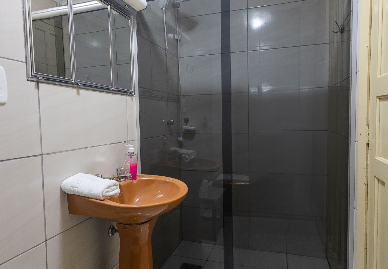 Apartamento em Gramado - Quatro Dormitórios (1 suíte) a 80 m da Rua Coberta