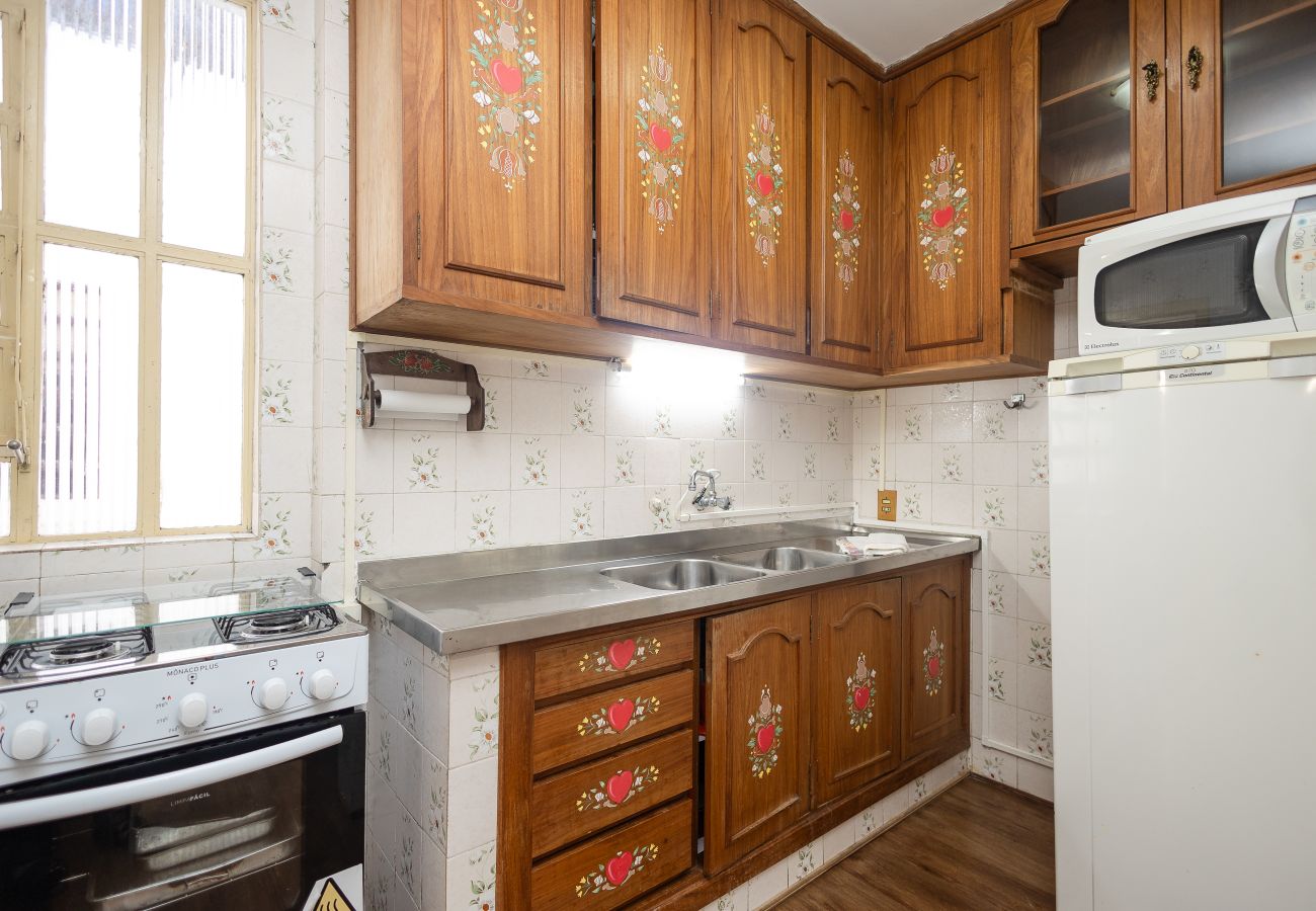 Apartamento em Gramado - Quatro Dormitórios (1 suíte) a 80 m da Rua Coberta