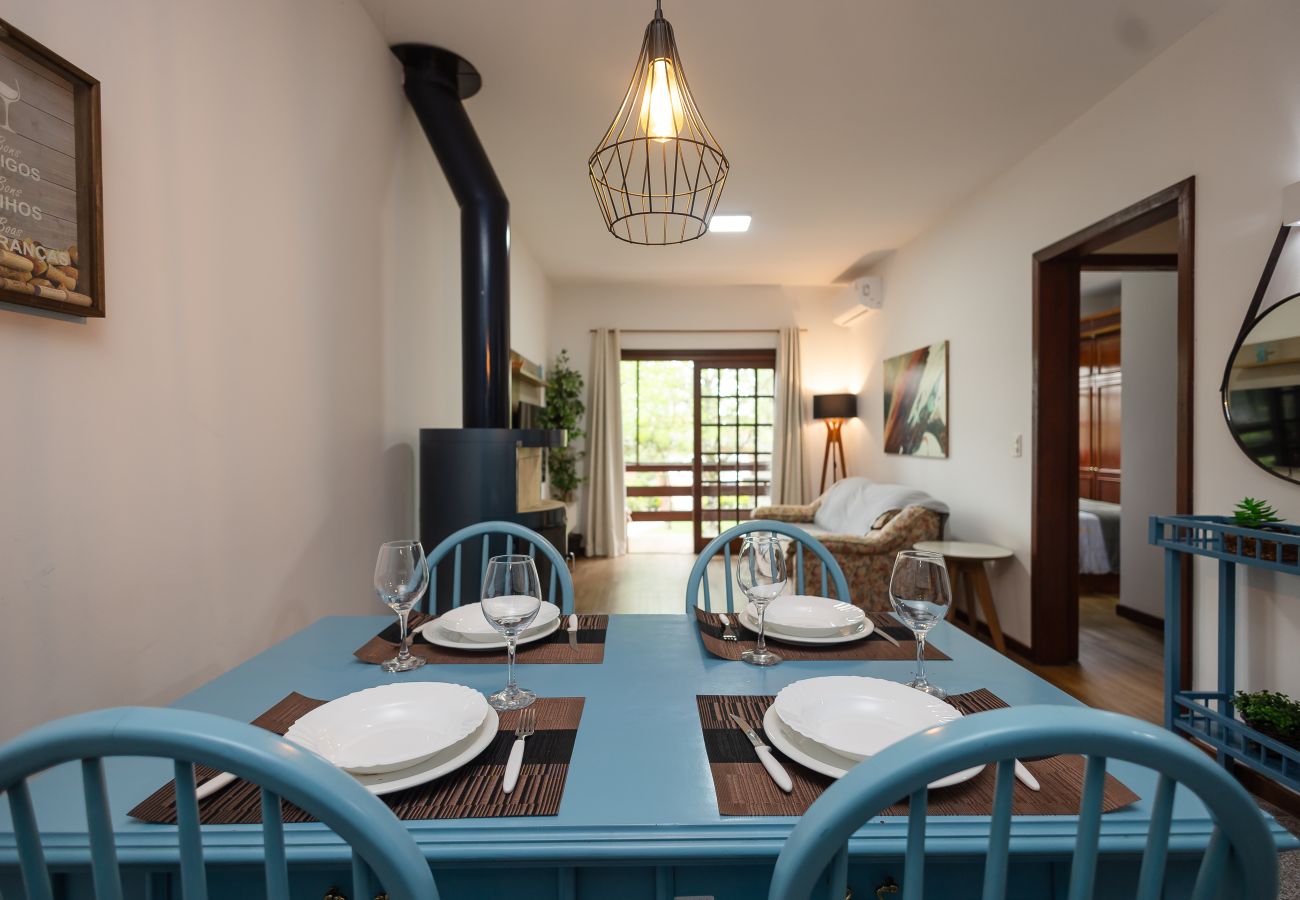 Apartamento em Gramado - 1 Dormitório Acolhedor a 80m do Lago Negro