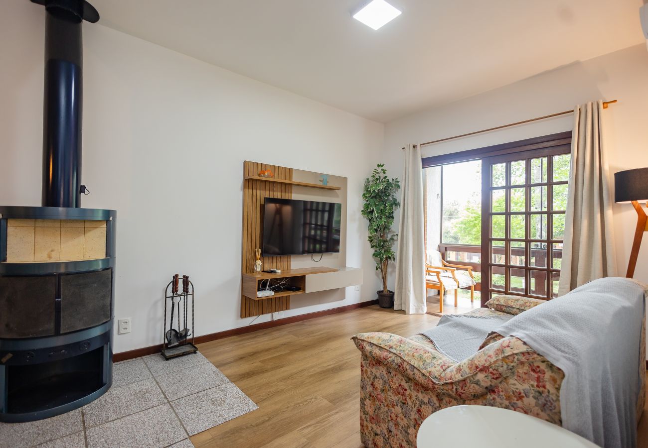 Apartamento em Gramado - 1 Dormitório Acolhedor a 80m do Lago Negro