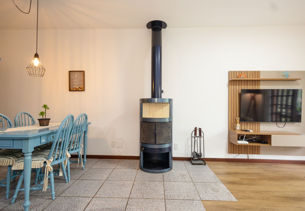 Apartamento em Gramado - 1 Dormitório Acolhedor a 80m do Lago Negro