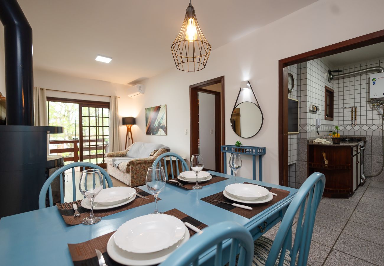 Apartamento em Gramado - 1 Dormitório Acolhedor a 80m do Lago Negro