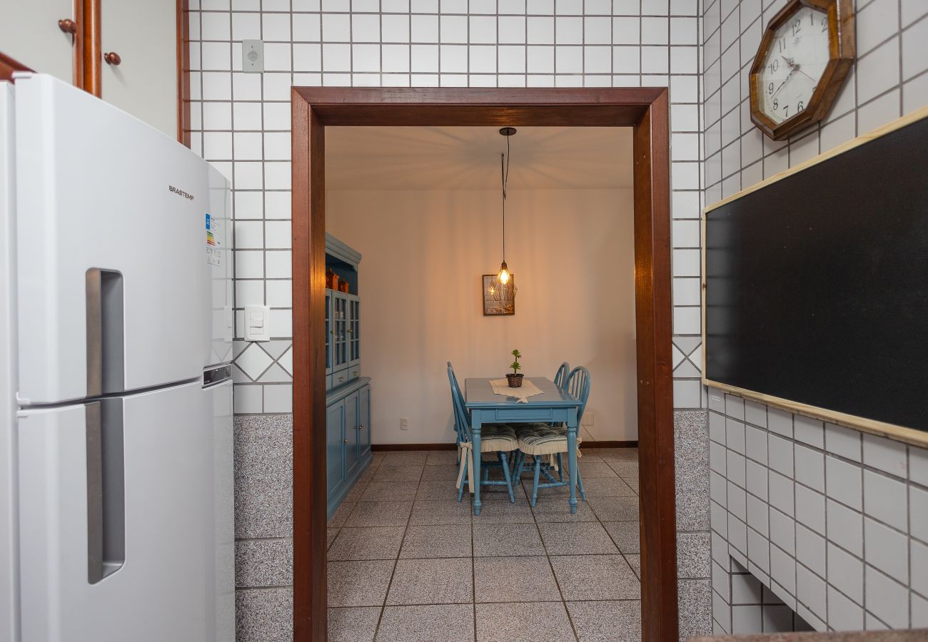 Apartamento em Gramado - 1 Dormitório Acolhedor a 80m do Lago Negro