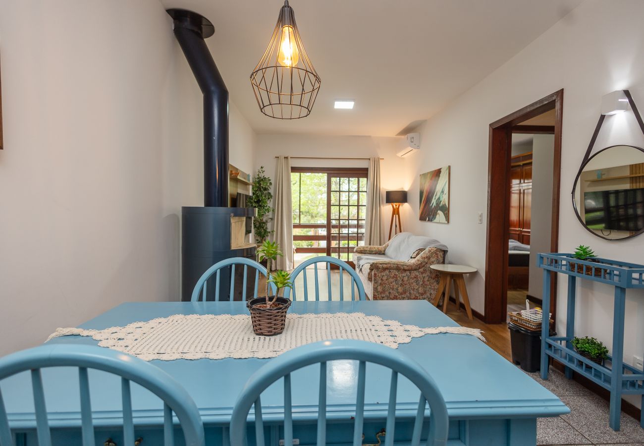 Apartamento em Gramado - 1 Dormitório Acolhedor a 80m do Lago Negro