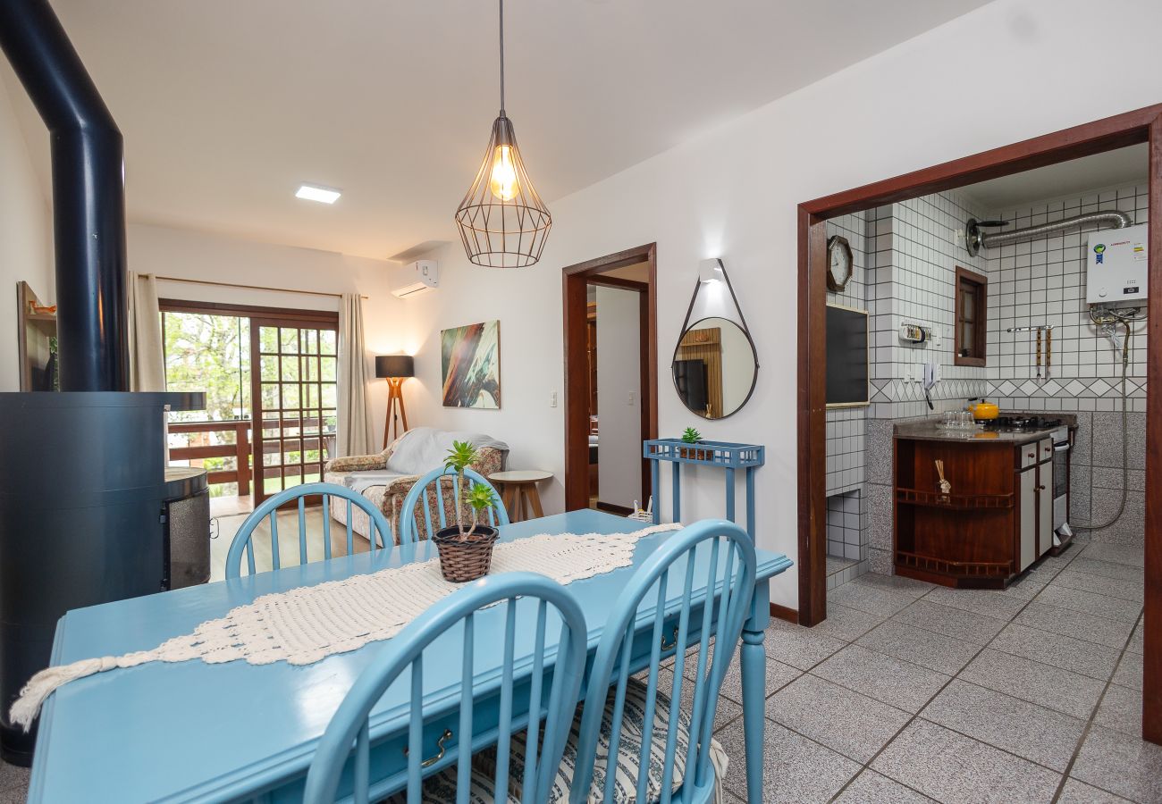 Apartamento em Gramado - 1 Dormitório Acolhedor a 80m do Lago Negro