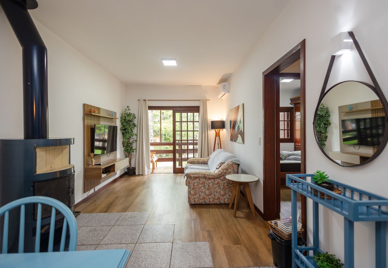 Apartamento em Gramado - 1 Dormitório Acolhedor a 80m do Lago Negro