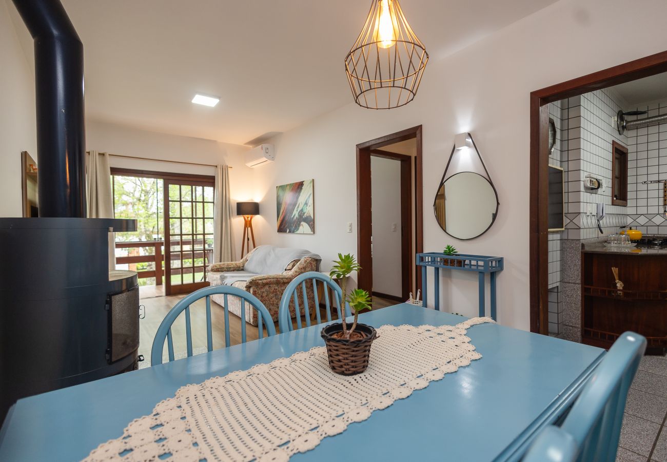 Apartamento em Gramado - 1 Dormitório Acolhedor a 80m do Lago Negro