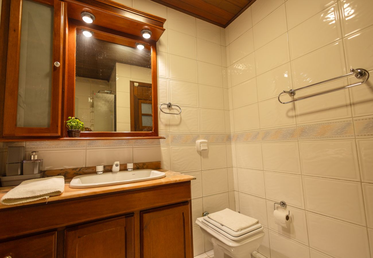 Apartamento em Gramado - 1 Dormitório Acolhedor a 80m do Lago Negro
