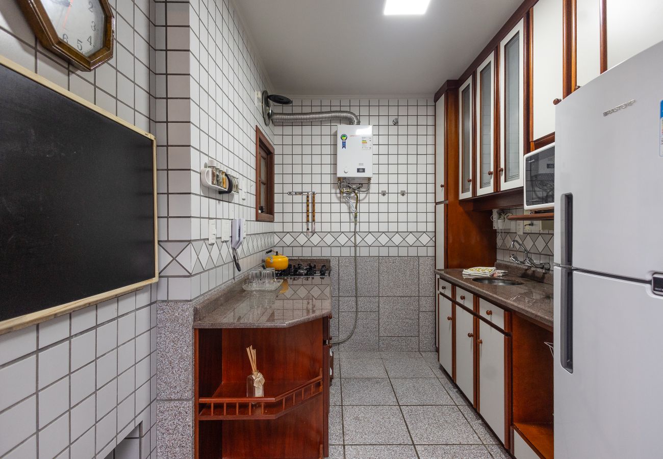 Apartamento em Gramado - 1 Dormitório Acolhedor a 80m do Lago Negro