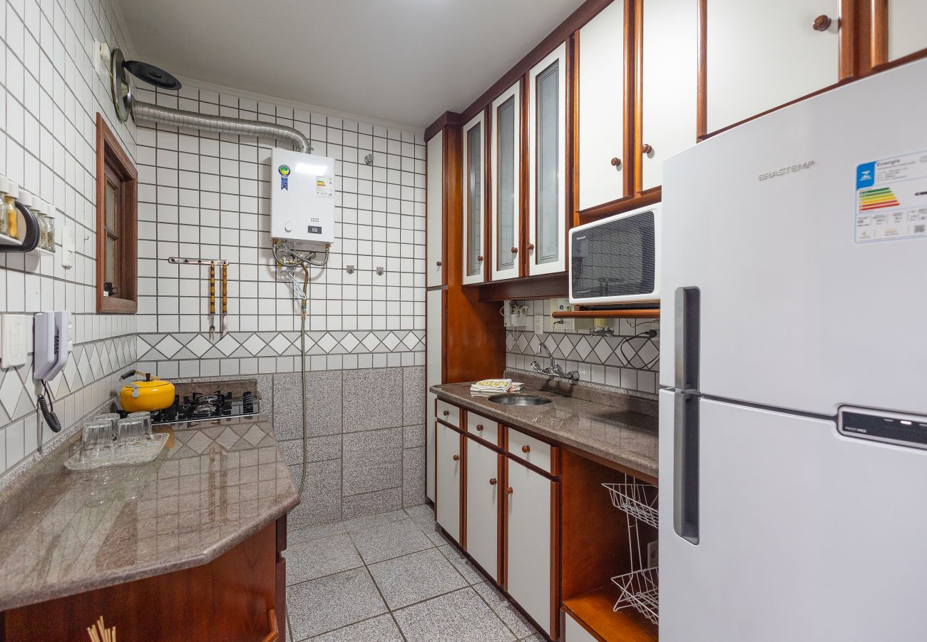 Apartamento em Gramado - 1 Dormitório Acolhedor a 80m do Lago Negro