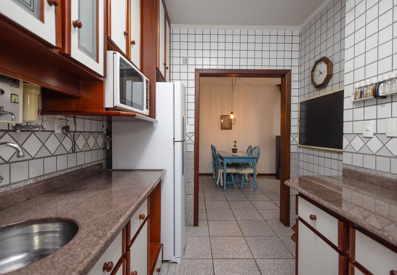 Apartamento em Gramado - 1 Dormitório Acolhedor a 80m do Lago Negro