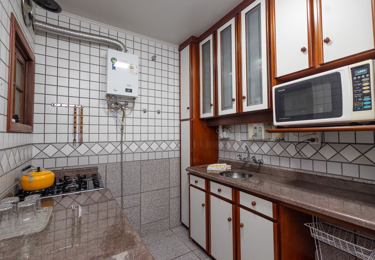 Apartamento em Gramado - 1 Dormitório Acolhedor a 80m do Lago Negro
