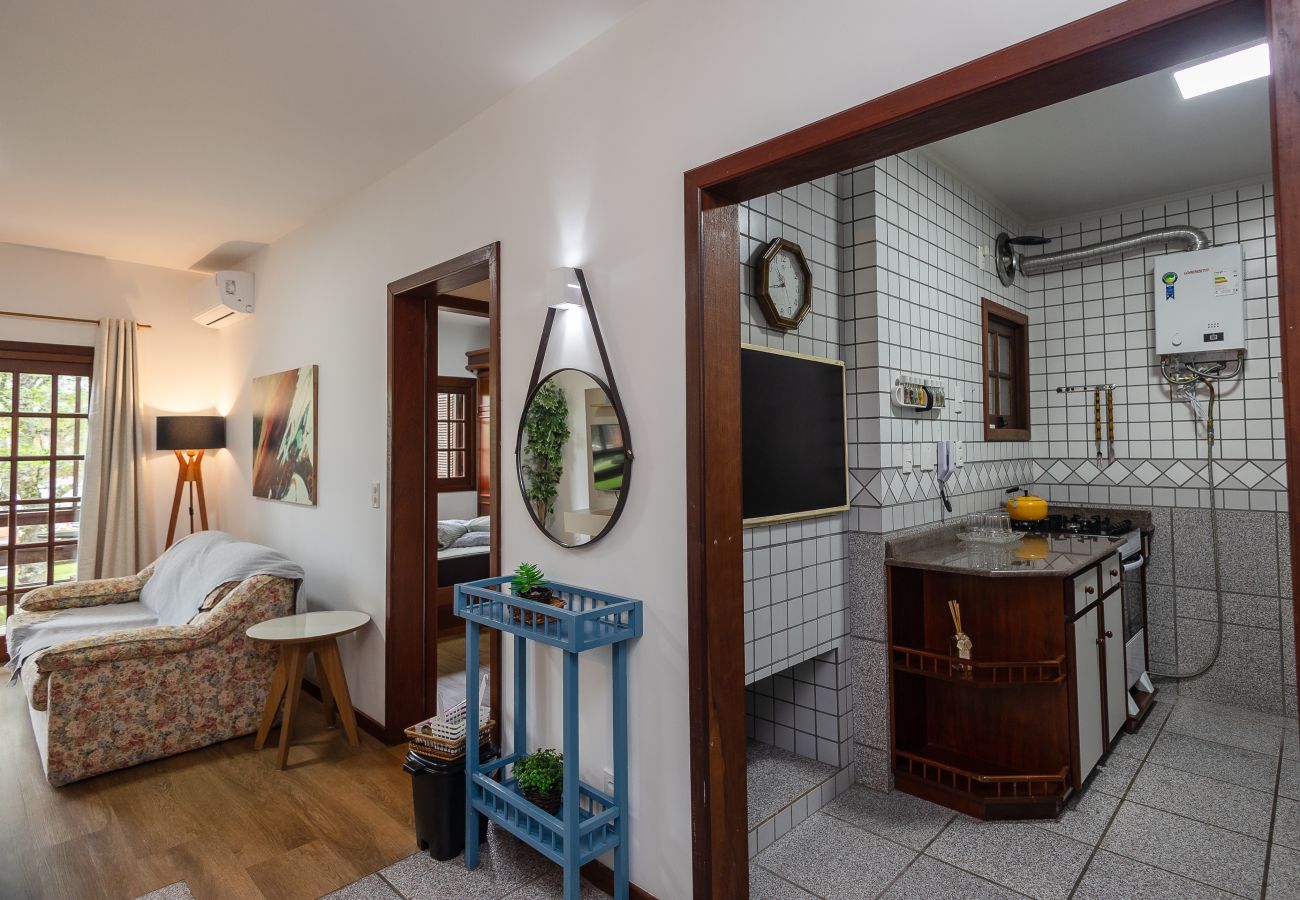 Apartamento em Gramado - 1 Dormitório Acolhedor a 80m do Lago Negro