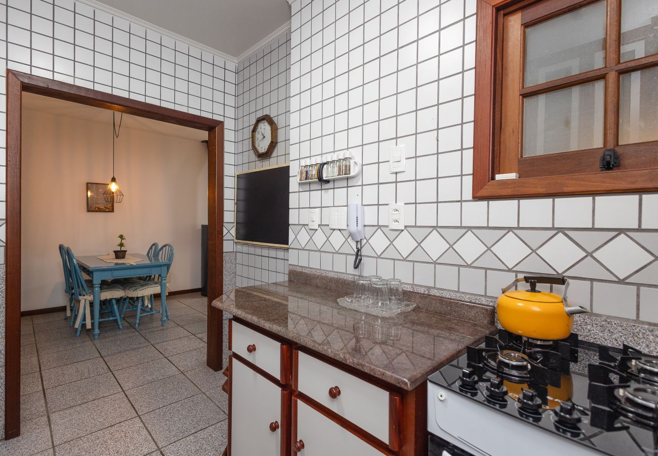 Apartamento em Gramado - 1 Dormitório Acolhedor a 80m do Lago Negro