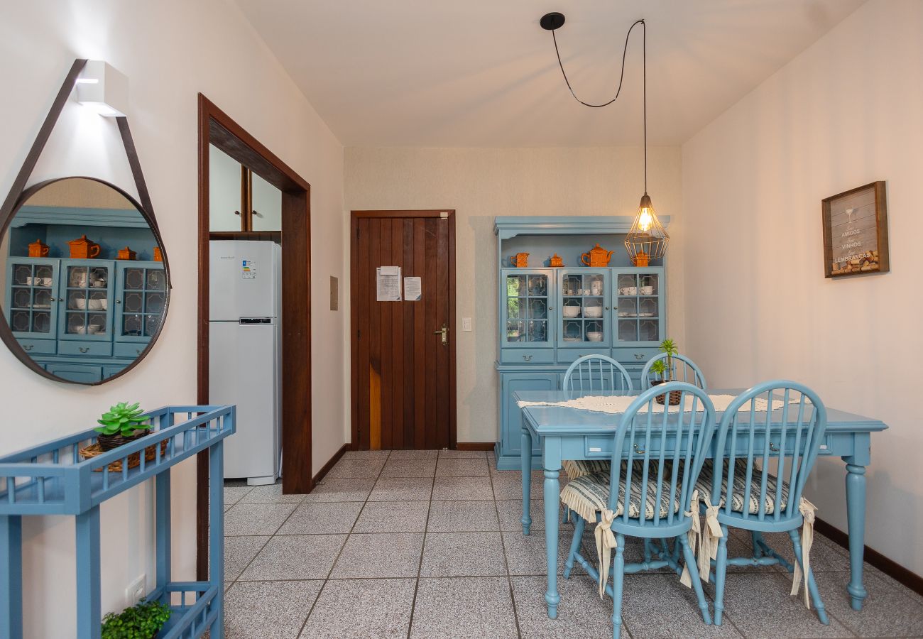 Apartamento em Gramado - 1 Dormitório Acolhedor a 80m do Lago Negro