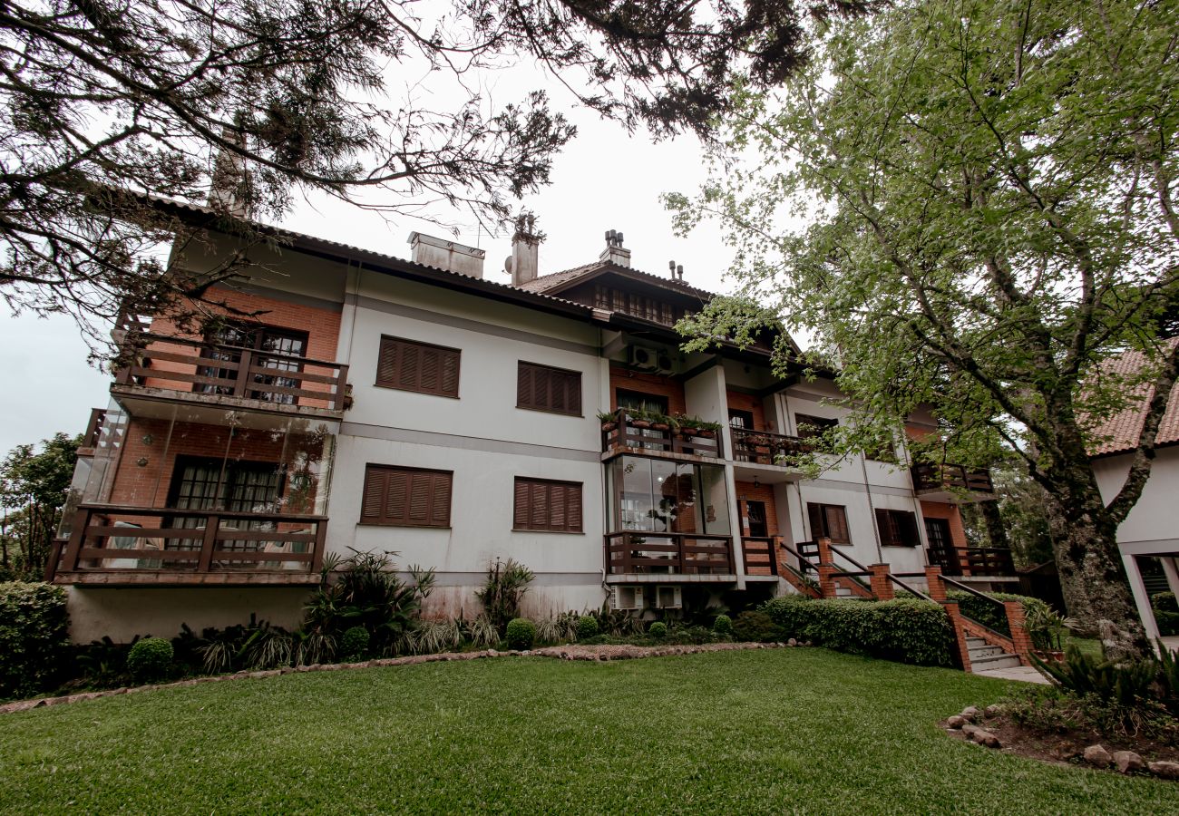 Apartamento em Gramado - 1 Dormitório Acolhedor a 80m do Lago Negro