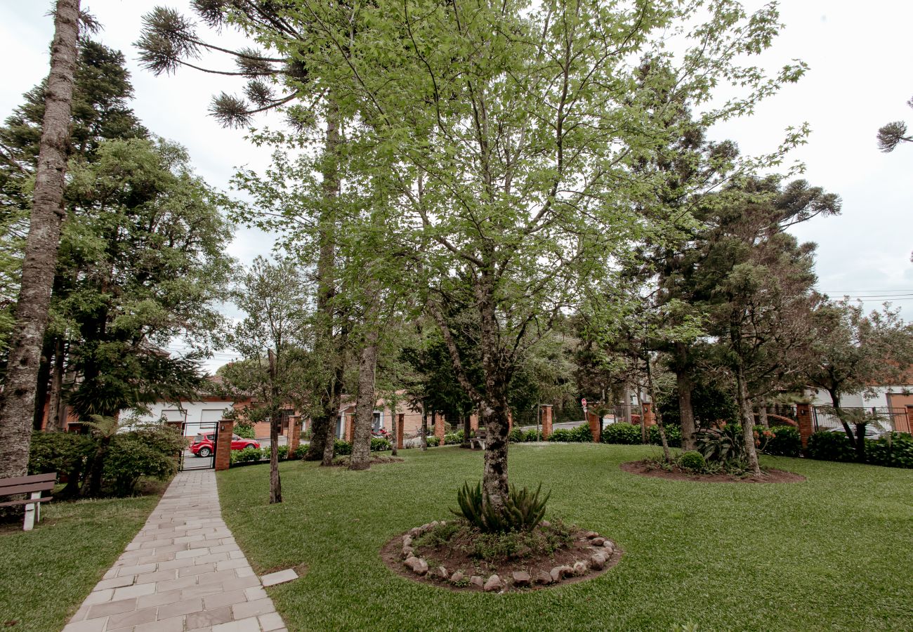 Apartamento em Gramado - 1 Dormitório Acolhedor a 80m do Lago Negro