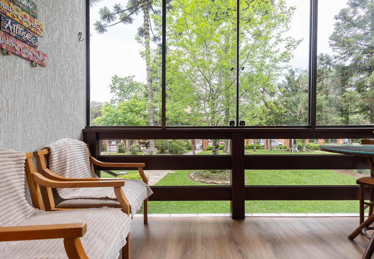 Apartamento em Gramado - 1 Dormitório Acolhedor a 80m do Lago Negro