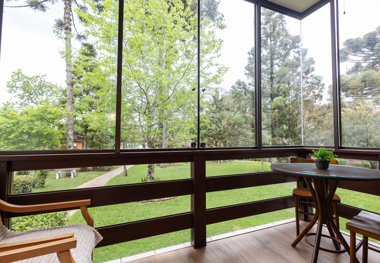 Apartamento em Gramado - 1 Dormitório Acolhedor a 80m do Lago Negro