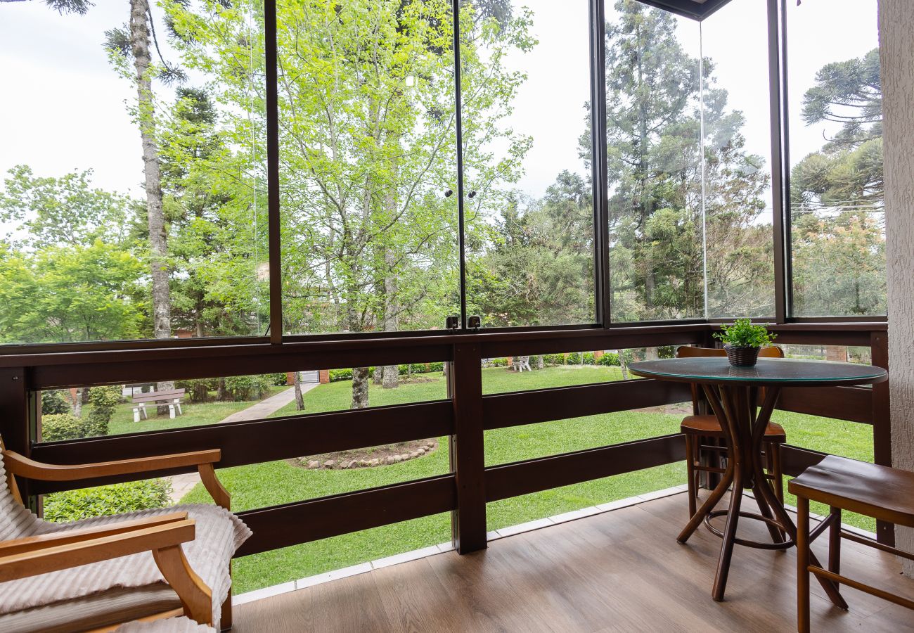 Apartamento em Gramado - 1 Dormitório Acolhedor a 80m do Lago Negro