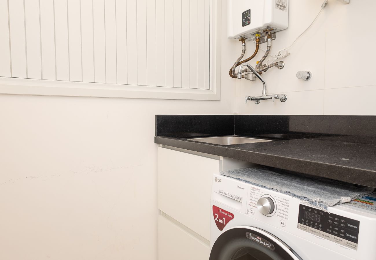 Apartamento em Gramado - Espaçoso Apto Alto Padrão 2 suítes junto ao centro