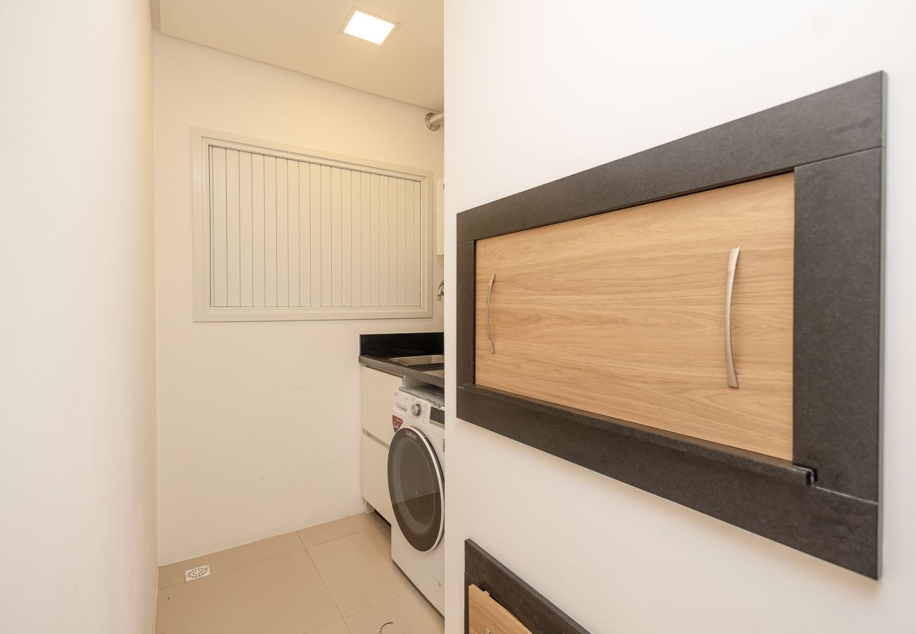 Apartamento em Gramado - Espaçoso Apto Alto Padrão 2 suítes junto ao centro