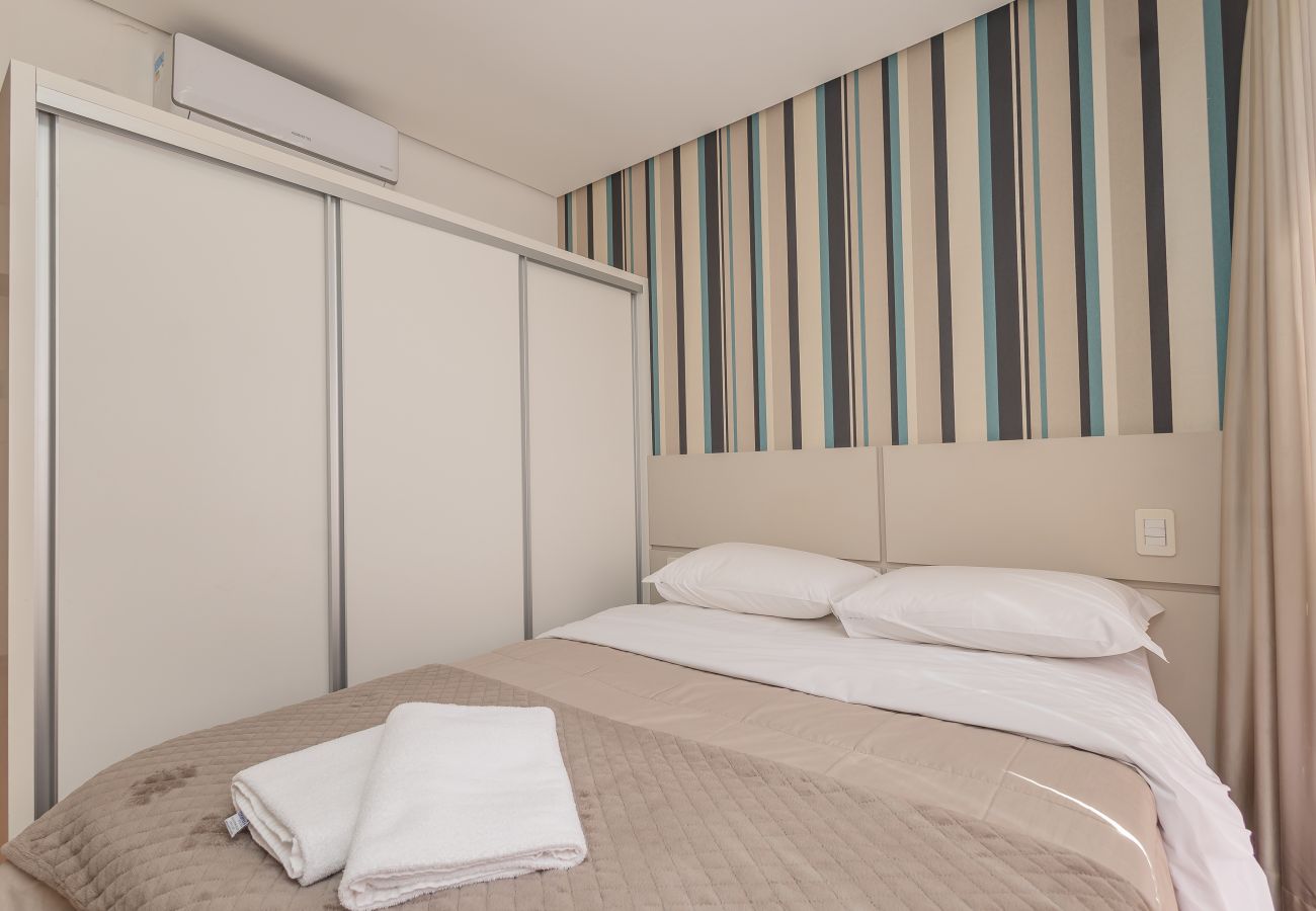 Apartamento em Gramado - Espaçoso Apto Alto Padrão 2 suítes junto ao centro