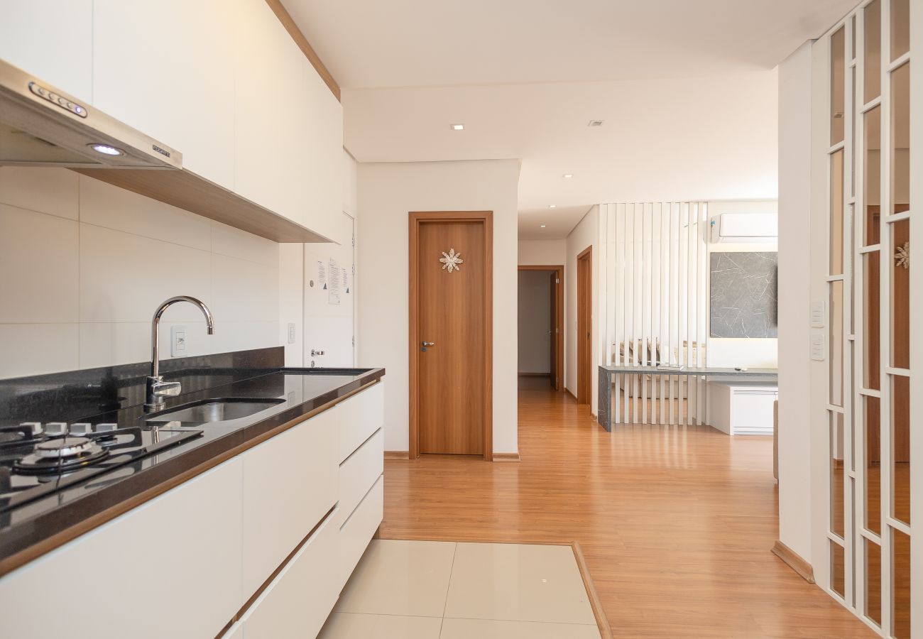 Apartamento em Gramado - Espaçoso Apto Alto Padrão 2 suítes junto ao centro