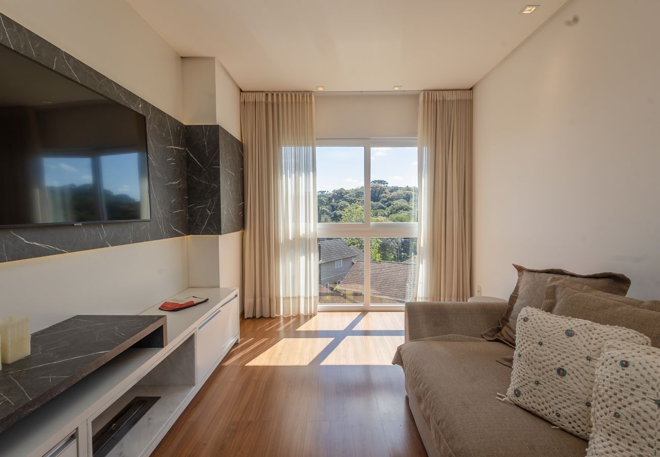 Apartamento em Gramado - Espaçoso Apto Alto Padrão 2 suítes junto ao centro