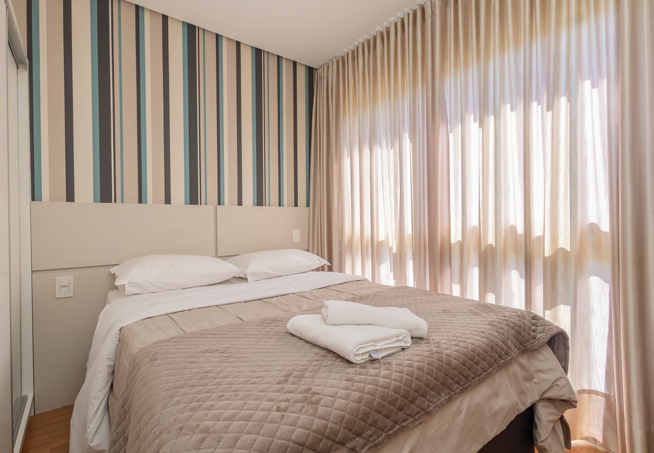 Apartamento em Gramado - Espaçoso Apto Alto Padrão 2 suítes junto ao centro