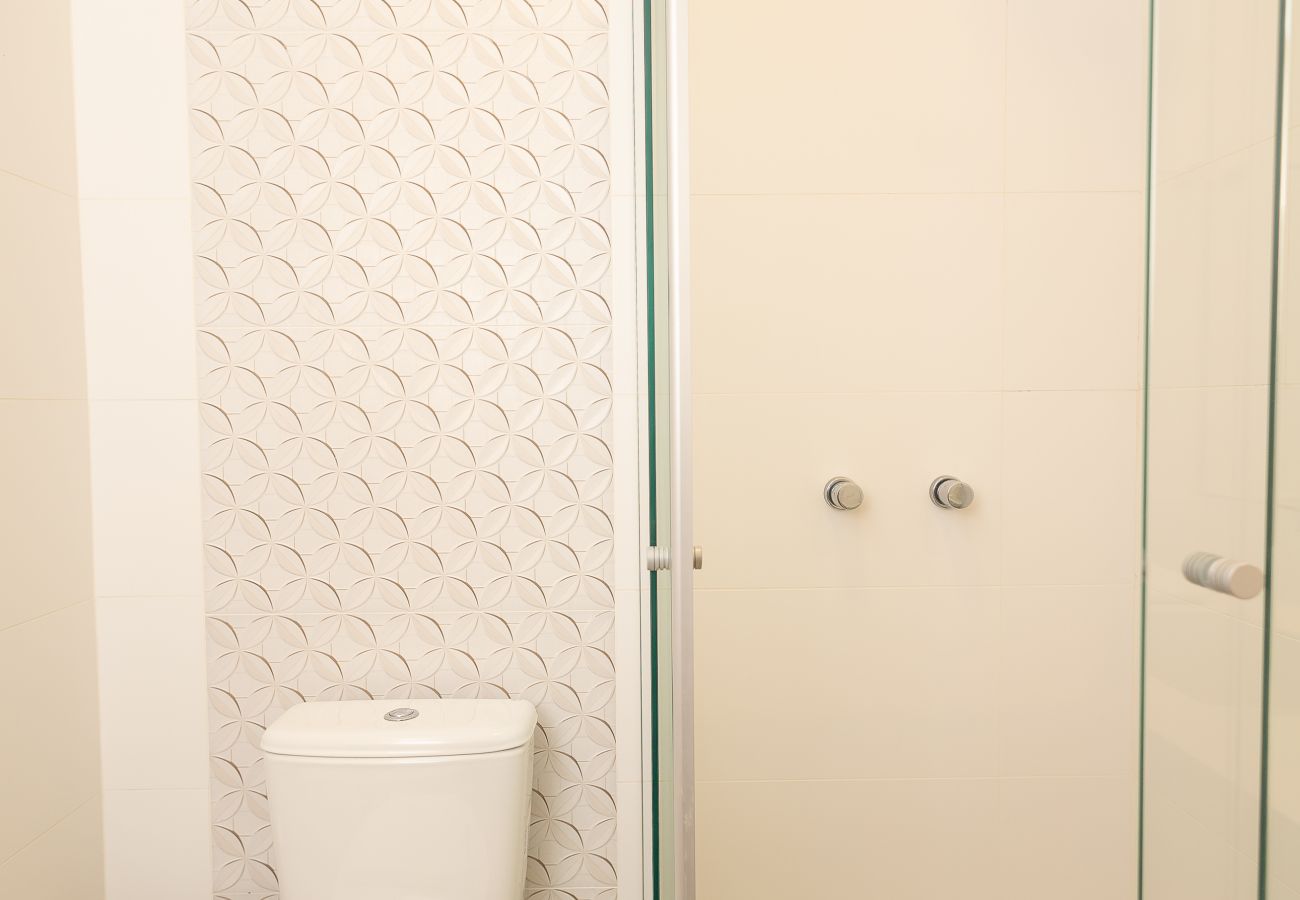 Apartamento em Gramado - Espaçoso Apto Alto Padrão 2 suítes junto ao centro