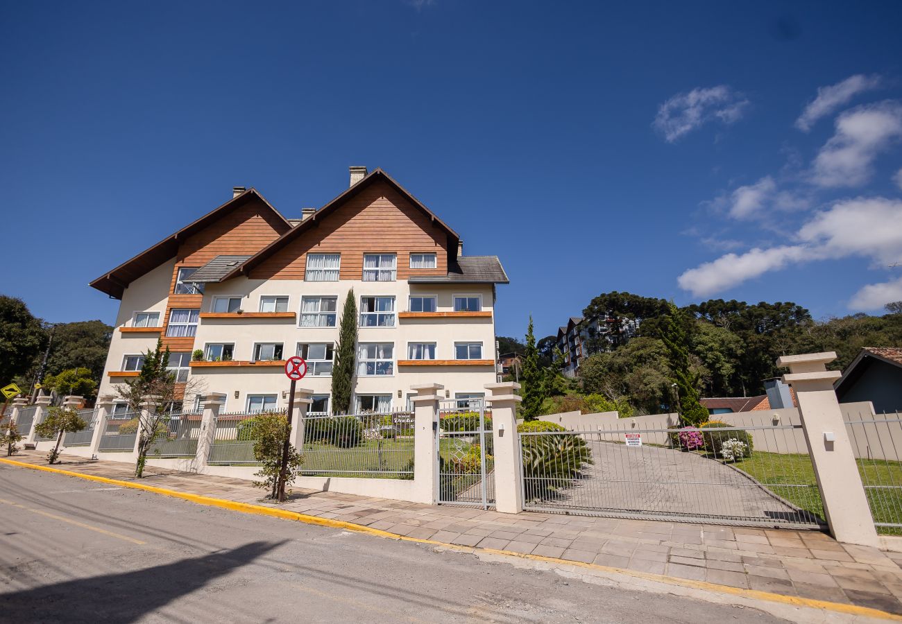 Apartamento em Gramado - Espaçoso Apto Alto Padrão 2 suítes junto ao centro