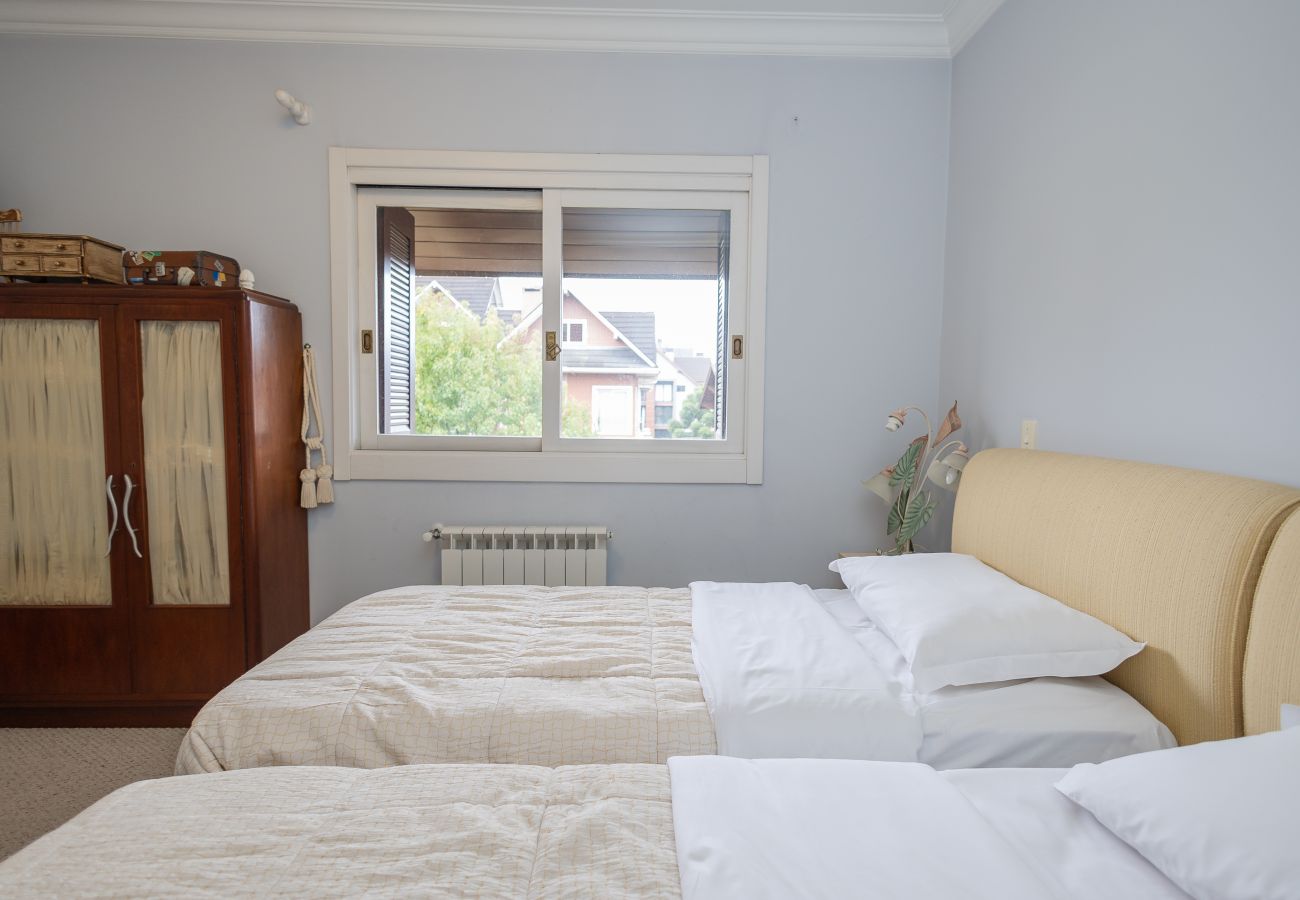 Apartamento em Gramado - Duplex 4D no coração de Gramado, 300m da R Coberta